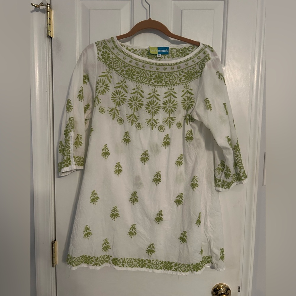 Haute Latitude green and white top size M